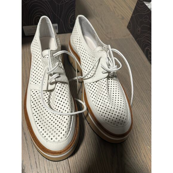Homers Leather Perforated Oxford Flats Size 10 White Neutral - Picture 1 of 4